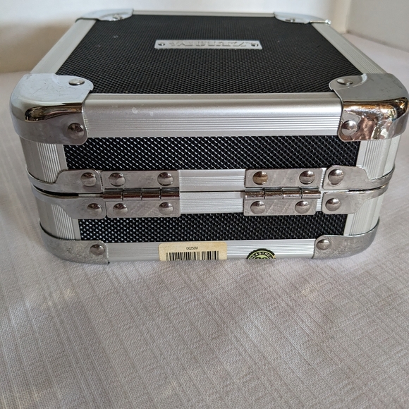 Vaultz case CD & DVD wallet holds 32 discs black  storage (no key) - Picture 6 of 9